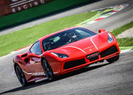 Questa versione arriva a 720 cv ad 8000 giri. Guidare Una Ferrari 488 Sul Circuito Del Mugello Puresport