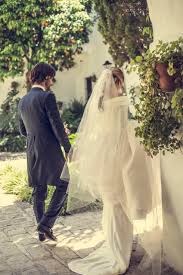 Cuando estoy triste tú cuidas de mí y cuando te vas te empiezo a extrañar y espero verte regresar corro a tus brazos cierro los ojos te veo feliz. La Boda De Mi Lectora Marta Querida Valentina