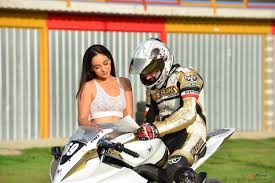 Biker Scores The Babe He Craves - YOUX.XXX