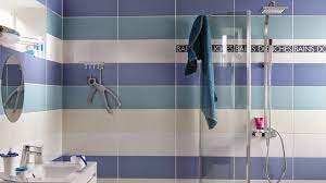 @jkath_designbuild effortlessly mixed bold colors and classic neutrals to create a space in perfect harmony. Inspirational Living Room Ideas Living Room Design Simple Bathroom Tiles Design Ideas