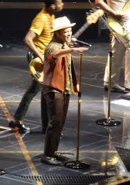 The smeezingtons, travie mccoy, andrew wyatt, snoop dogg, cee lo green, lil wayne, jeff bhasker, mark ronson, the hooligans. Bruno Mars Steckbrief Promi Geburtstage De
