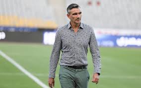 علق باتريس كارتيرون المدير الفني لنادي الزمالك الحالي على تجديد تعاقده مع الفريق لموسم آخر في الفترة المقبلة بعدما نجح في تحقيق لقبي. ØªÙ‚Ø±ÙŠØ± 3 Ø£Ù†Ø¯ÙŠØ© ØªÙ†ØªØ¸Ø± Ø§Ù„Ø²Ù…Ø§Ù„Ùƒ Ù„Ø®Ø·Ù ÙƒØ§Ø±ØªÙŠØ±ÙˆÙ† ÙŠÙ„Ø§ÙƒÙˆØ±Ø©