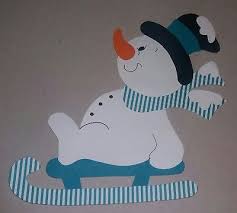„mich hat am meisten seine entspannte freundlichkeit begeistert und die ruhe, in der er seine leidenschaften und visionen zum ausdruck bringt, erzählt nina gwyn weiland. Fensterbild Tonkarton Schneemann Auf Dem Schlitten Neu Basteln Winter Fenster Weihnachten Basteln Vorlagen Schneemanner Basteln Fenster