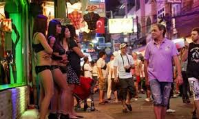 .dunia malam anak zaman now, dunia malam bangkok sadess, weekend night market street food in thailand, thailand pattaya night market the tepprasit road night market. Tempat Hiburan Malam Ditutup Psk Thailand Justru Mangkal Di Jalan Ditengah Pandemi Global Covid 19