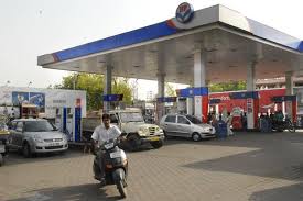 An oil refinery belonging to hindustan petroleum corporation at visakhapatnam has come under the scrutiny the pcb today conducted hearing with the officials of hpcl (vizag refinery) at the district. Hindustan Petroleum Shuts Crude Unit At Vizag Plant After Fire