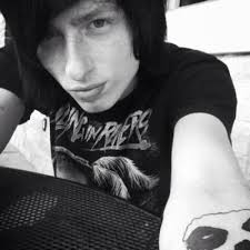 Stephen Radke (@tragicmagic92)