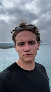 A beautiful morning run in Hawaii! 2.5 miles to kick off the day. #becoming  #brickbybrick #movement