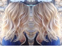 Light Blonde Balayage Done By Stylist Liana Hairbyliana Light Blonde Hair Warm Blonde Waves Pretty Light Blonde Hair Hair Styles Light Blonde Balayage