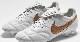 Football Soccer Futbol Nikefootball Footballboots Nike Premier 2 0 Fg White Metallic Gold White Nike Football Boots Soccer Boots Football Shoes