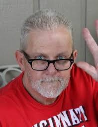 Lenny Robertson's Instagram, Twitter & Facebook