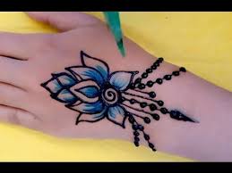 Menakjubkan 12 Gambar Tato Inai Di Tangan 10 Tato Keren Gampang Dibuat Di Tangan Adalah Contoh Gambar Tato Yang Cukup Banyak Dicari O Di 2020 Inai Henna Desain Henna