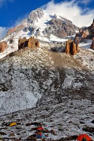 Nach und nach sucht andy seine freunde von früher auf. Ort Kazbek Strassen Gut Im Sommer 90 Gut 145 Km Von Tiflis Natural Landmarks Places Landmarks