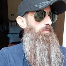 Durante la stagione MotoGP 2002 Valentino Rossi VR46 Official è davvero  veloccissimo... Troppo Veloce! Ai ragazzi del Fan Club si accende la  lampadina per una nuova gag: la gag dei Vigili 👮‍♂️L'idea