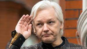 El artista chino ai weiwei ha denunciado que ha sido censurado en reino unido por realizar una obra de arte sobre julian assange, al tiempo que la ciudad de. Mehr Als 100 000 Unterschriften Fur Assange Aktuell Welt Dw 01 01 2021