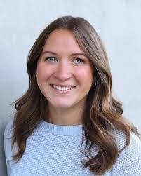 Lori Senger's Instagram, Twitter & Facebook