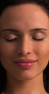 Fokus: Dekorative Kosmetik 10/2012