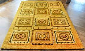 1 stück (mindestbestellung) cn shaoxing keqiao danfan houseware co., ltd. Gelber Gemusterter Hippie Teppich 1970er Bei Pamono Kaufen