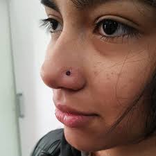 Un lindo corazón negro nostril 💕💕💕...