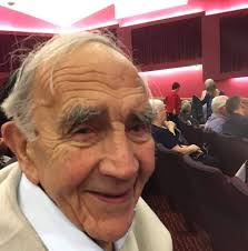 ADVICE NEEDED🙏Part needed for drivers door to control the electric window  but not share what to google😮‍💨 Picture shows the mother board that I  think the part needs two prongs to control