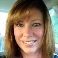 Kerri Dillon's Instagram, Twitter & Facebook