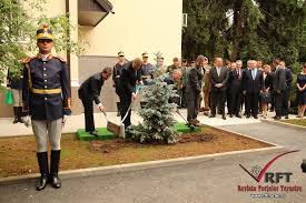 Anul 2004 a marcat integrarea in nato a 7 state: Unitatea Pentru Integrarea ForÈ›elor Nato Nfiu Prima StructurÄƒ ConcretÄƒ A AlianÈ›ei In Romania Romania Military