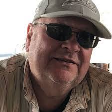 Lorrie Lund's Instagram, Twitter & Facebook