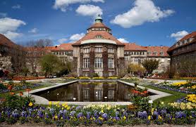 Main Building Of The Botanic Garden Munich Nymphenburg In Munich Germany Botanischer Garten Munchen Garten Munchen Botanischer Garten