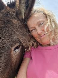 Sharon Alderton's Instagram, Twitter & Facebook