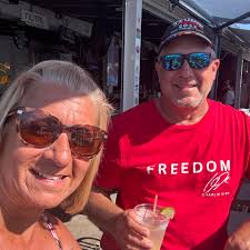 Hello everyone, I am looking for to board my dog for 2 weeks. We are going  out the country and my dog sitter cancelled