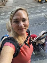 back to routines 🪭❤️ First day of kindergarten almost seven weeks “out of  the system.” Out of routine. Out of normality. My kids went to bed late  during summer (before midnight –