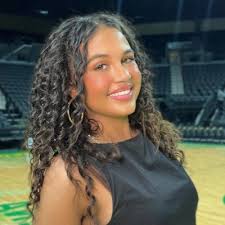 Olivia Cleary (@LivCleary)