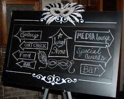 Mardi gras masquerade ball grand decorating kit. Ideas For Throwing A Mardi Gras Masquerade Party Diy Network Blog Made Remade Diy