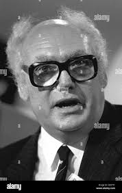 James knapp hi-res stock photography and images