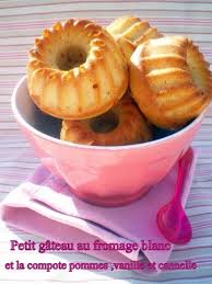 Petit Gateau Au Fromage Blanc Et A La Compote Pommes Vanille Et Cannelle Dans Vos Assiettes Compote De Pomme Gateau Fromage Blanc Recettes De Cuisine