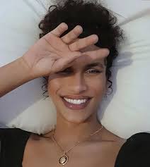 Flora Silva (@florasv_) • Instagram photos and videos