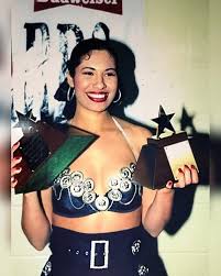 Starting in 1987 selena was nominated in the female vocalist of the year and female entertainer of the year categories. Tejano Music Awards 1992 Selena Live Forever Facebook