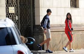 Before meeting ronaldo, georgina worked at a gucci store in the spanish capital of madrid. Sikka Sports On Twitter Cristiano Ronaldo Shared A Visit To Church In Turin With His Model Girlfriend Georgina Rodriguez Before Juventus Clash At Inter Milan Https T Co Ykgqgtrthc