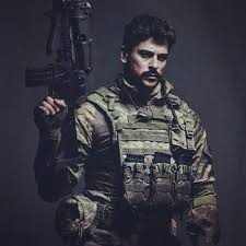 Pin De Kubra Yagiz En Burak Ozcivit Famosos Actrices Hollywood Que Guapo