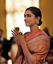 She was also seen in the similar saree in the song titli. Deepika Padukone S Silk Sarees Are Giving Us So Much Wardrobe Envy