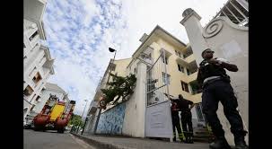 Sports, faits divers, politique, radio fm mali. Faits Divers Saint Denis Un Arbre En Feu Dans La Cour D Une Residence Clicanoo Re