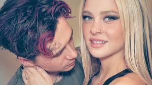 The former footballer has over 40 inkings. Wahre Liebe Hat Brooklyn Beckham Etwa Ein Gesichtstattoo Promiflash De