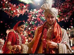 'nick loves dating older women. 5 Times Priyanka Chopra And Nick Jonas Spoke About Their 10 Year Age Gap The Times Of India