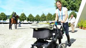 Beeindruckende aufnahmen und statements der beiden sympathischen topreiter und ihrer pferde auf der wunderschönen anlage in aubenhausen. Chio In Aachen 2018 Helen Langehanenberg Kampft Nur Vier Wochen Nach Babypause Um Wm Ticket