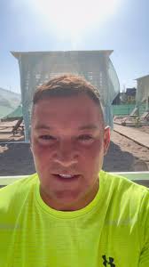 Man gets taken of the Tui flight by police