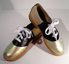This is the same exact color as the previous gold and antique gold. How To Paint Leather Shoes Leather Shoe Paint Wardrobe Supplies