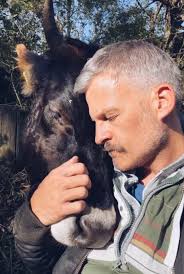 You can tell a lot about a Person, simply by the way they treat Animals. ♥️