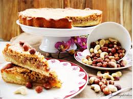 Hier findest du ein einfaches rezept für köstlichen bienenstich kuchen! Das Generationen Rezept Bienenstich Mit Mandelcreme Die Sonntagskochin