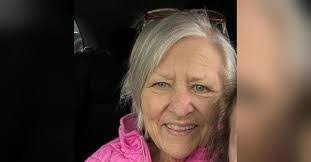 Teressa Elliott's Instagram, Twitter & Facebook