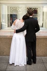 Wedding Shoot In New York Inspired By The Iconic Film At 5th Avenue Tiffany Co Flagship Store Photos By F Wedding Dresses Lace Wedding Dresses Wedding Shoot