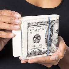 Pentru 20 și 21 februarie este valabil cursul valutar anunțat de banca națională a moldovei pentru vineri, 19 februarie, ultima zi lucrătoare a săptămânii. Portofel 100 Dolari